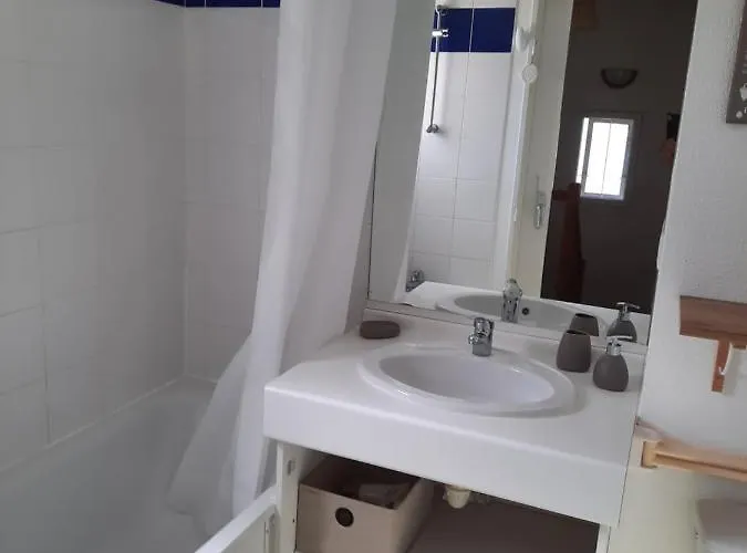 Belle Maisonnette Dans Avec Piscine Dom wakacyjny