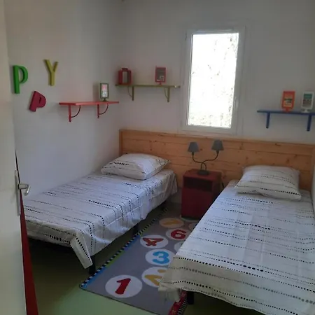 Vakantiehuis Belle Maisonnette Dans Avec Piscine