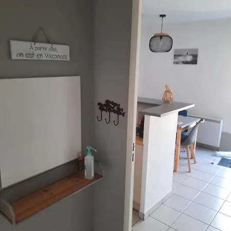 Belle Maisonnette Dans Avec Piscine