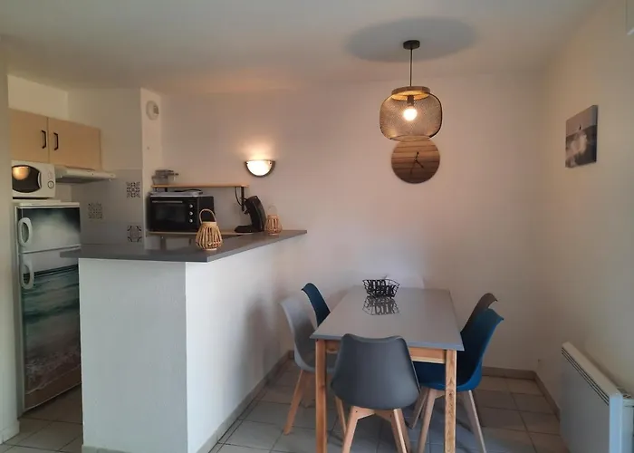 펜션 Belle Maisonnette Dans Avec Piscine