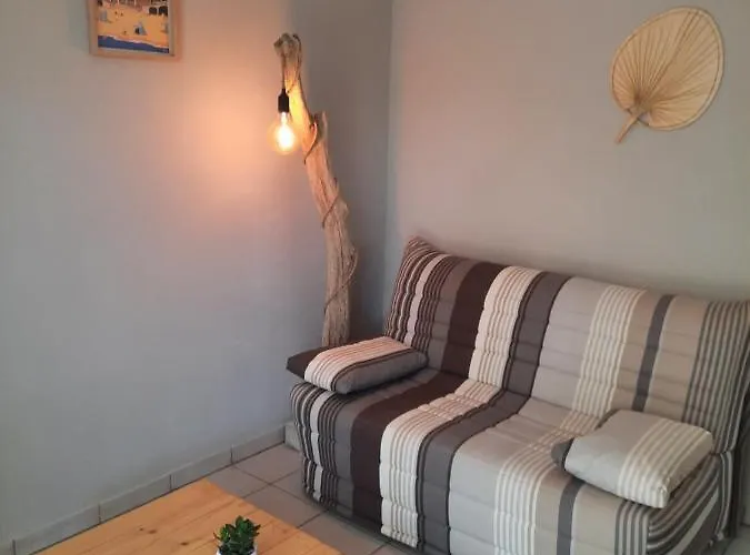 펜션 Belle Maisonnette Dans Avec Piscine 술락쉬르메르